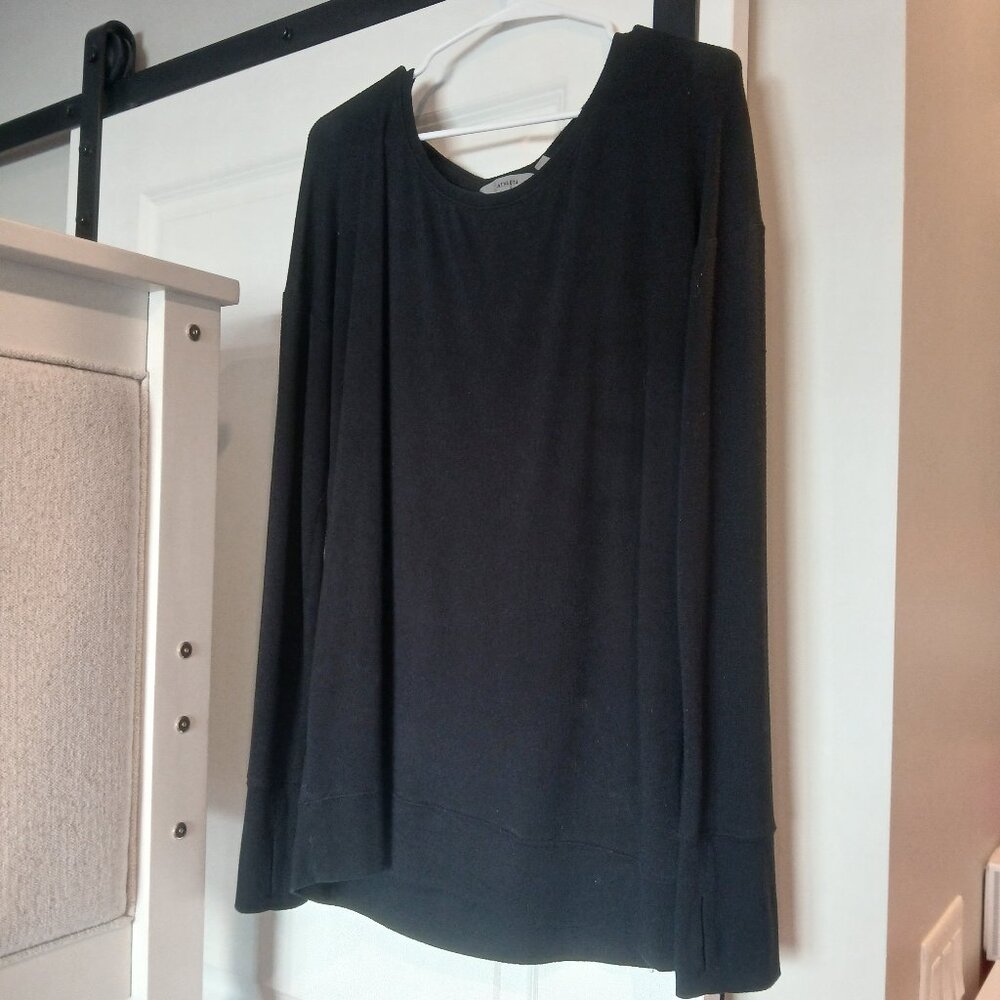 GREAT WOMEN'S ATHLETA BLACK LARGE OPEN BACK LONGSLEEVE SHIRT!!!